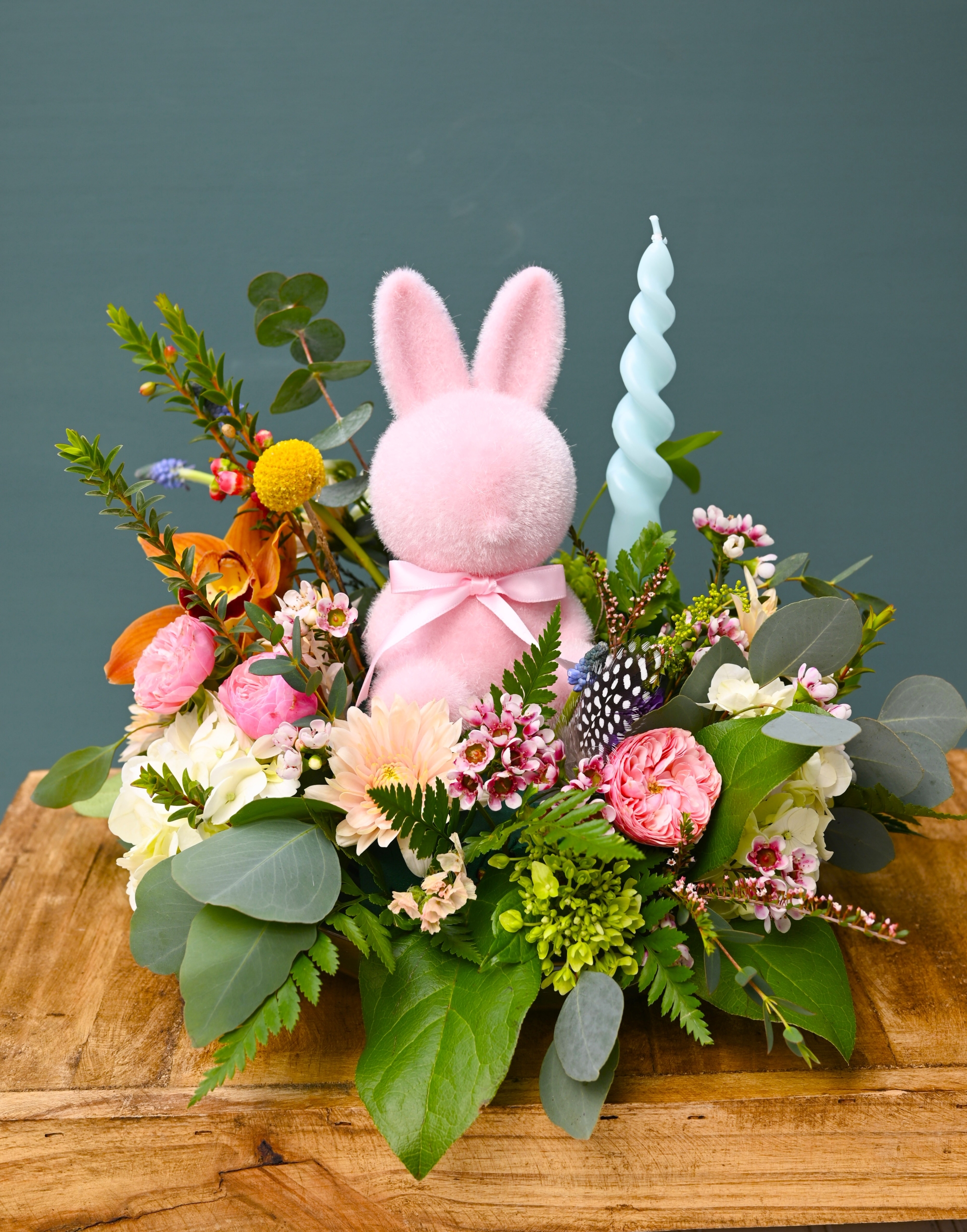This is a stunning seasonal floral centerpiece, perfect for Easter.