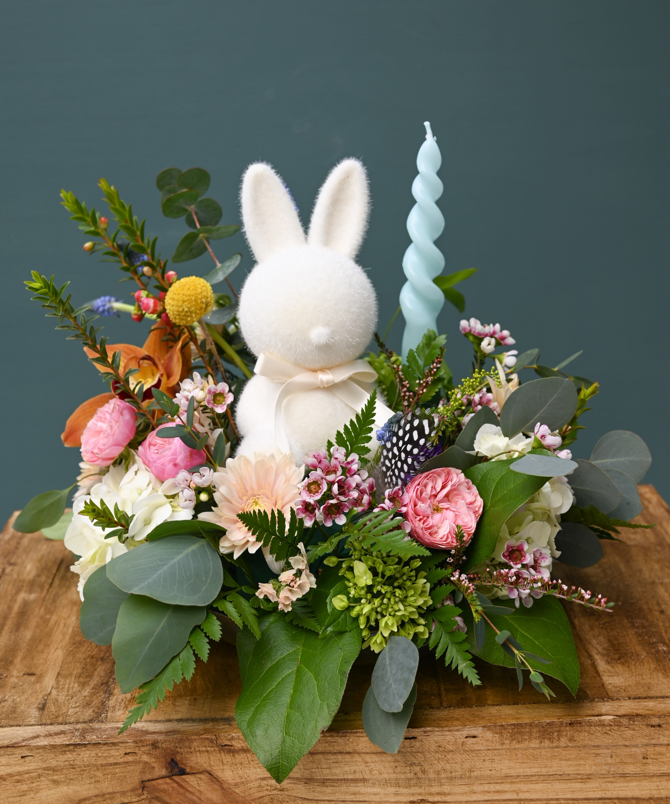 This is a stunning seasonal floral centerpiece, perfect for Easter.